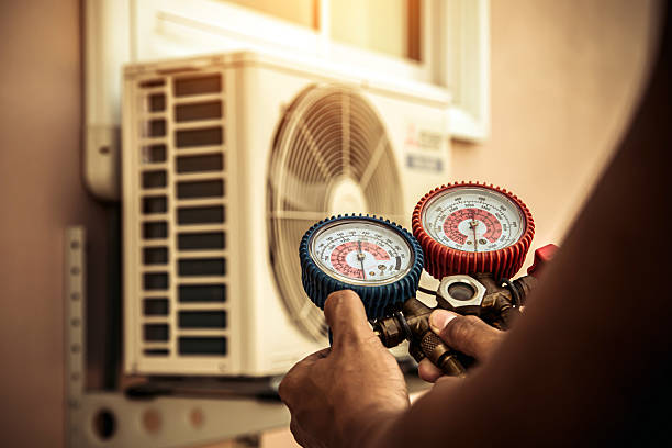 Professional Ductwork Repair technician working in Chantilly, VA